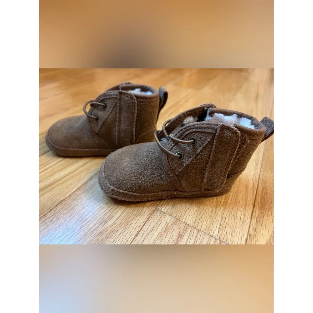 UGG Baby Infant Toddler Neumel Boots Chestnut Suede Infant US Size 4-5 UK Size 4
